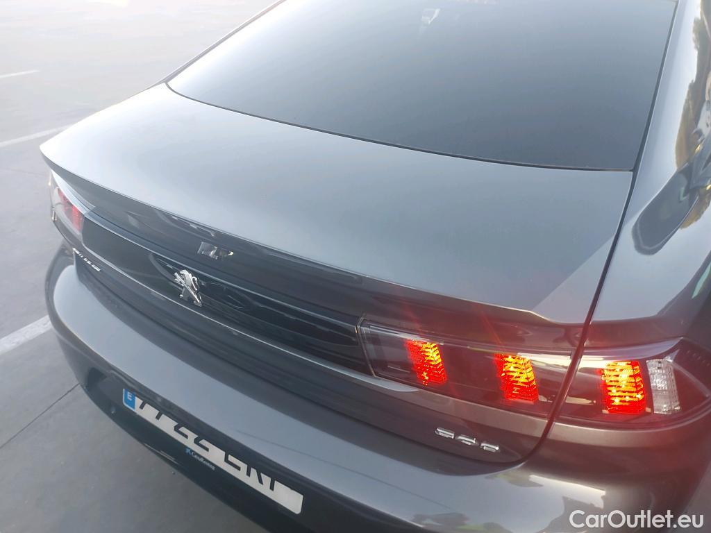  Peugeot  508 PEUGEOT  Hybrid / 2018 / 5P / berlina con portón 5P Allure 225 e-EAT8 #1