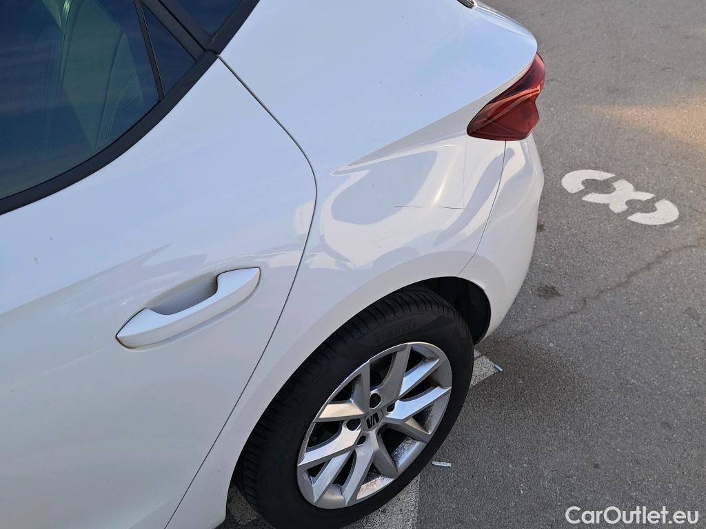  Seat  Leon SEAT León  / 5P / 2.0 TDI 110 CV S&S Style Go #3