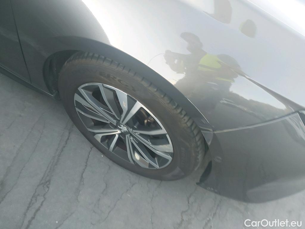  Peugeot  508 PEUGEOT  Hybrid / 2018 / 5P / berlina con portón 5P Allure 225 e-EAT8 #5
