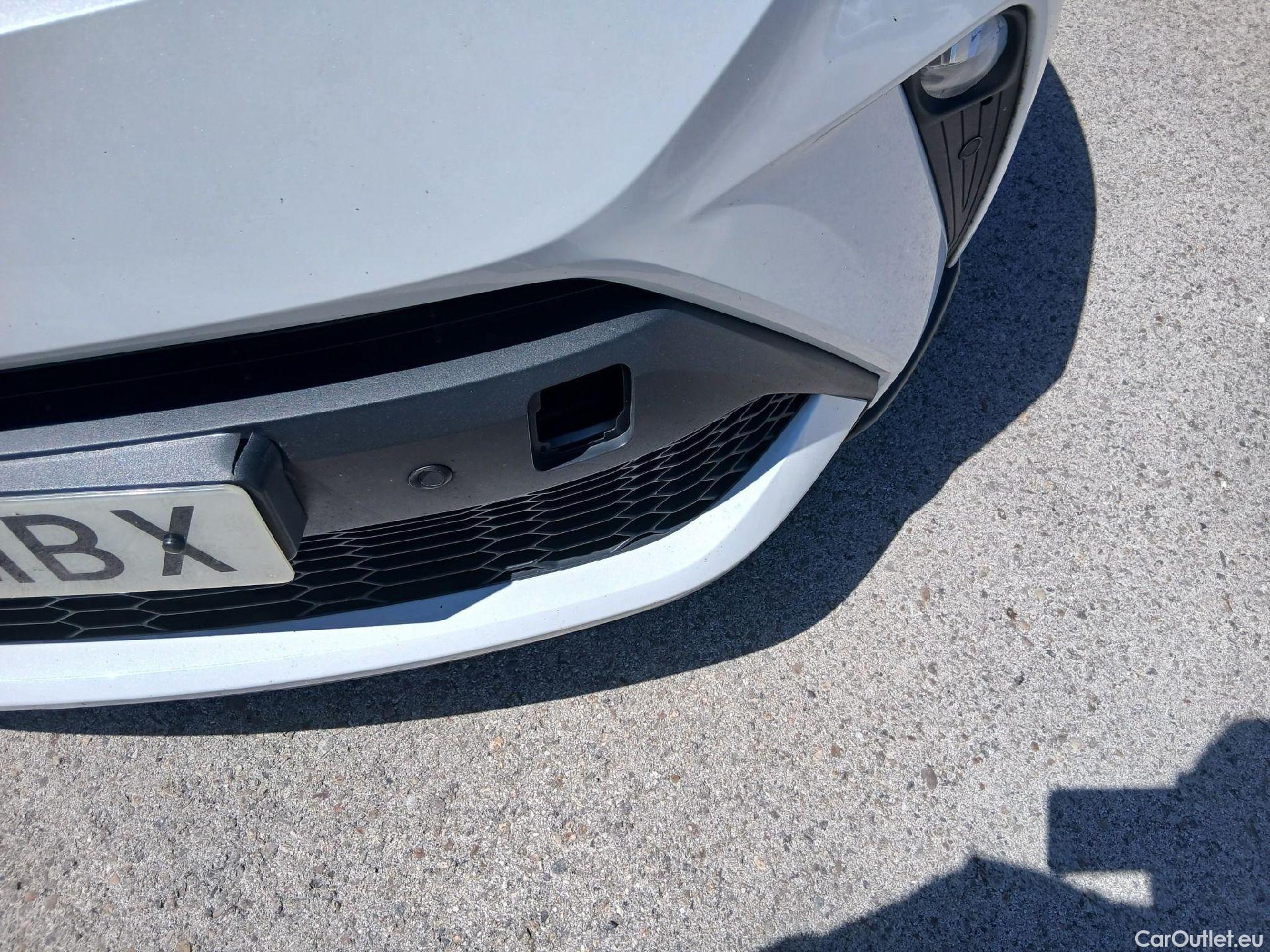  Toyota  C-HR TOYOTA  / 2019 / 5P / todoterreno 1.8 125H Advance (AC) #8