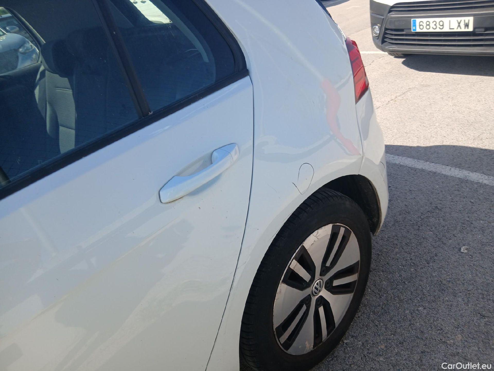  Volkswagen  Golf  VOLKSWAGEN / 2016 / 5P / berlina con portón e-ePower 110 kW (136CV) #13