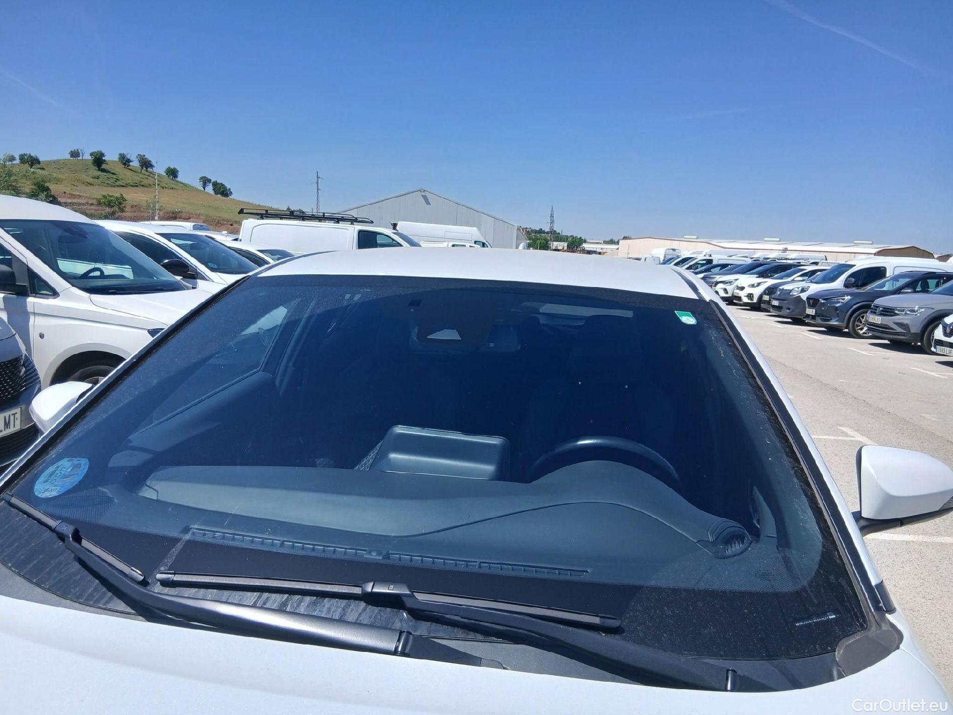  Toyota  C-HR TOYOTA  / 2019 / 5P / todoterreno 1.8 125H Advance (AC) #10