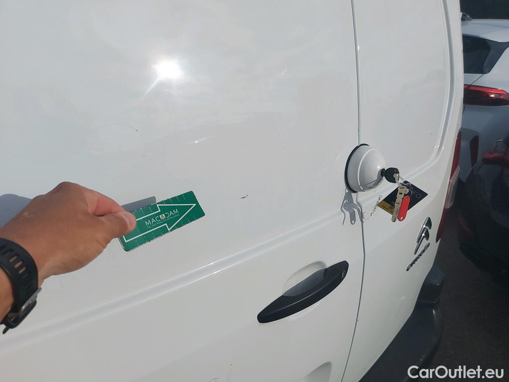  Citroen  Berlingo CITROEN  / 2018 / 3P / furgón derivado de turismo Talla M BlueHDi 100 CONTROL (AC2) #4