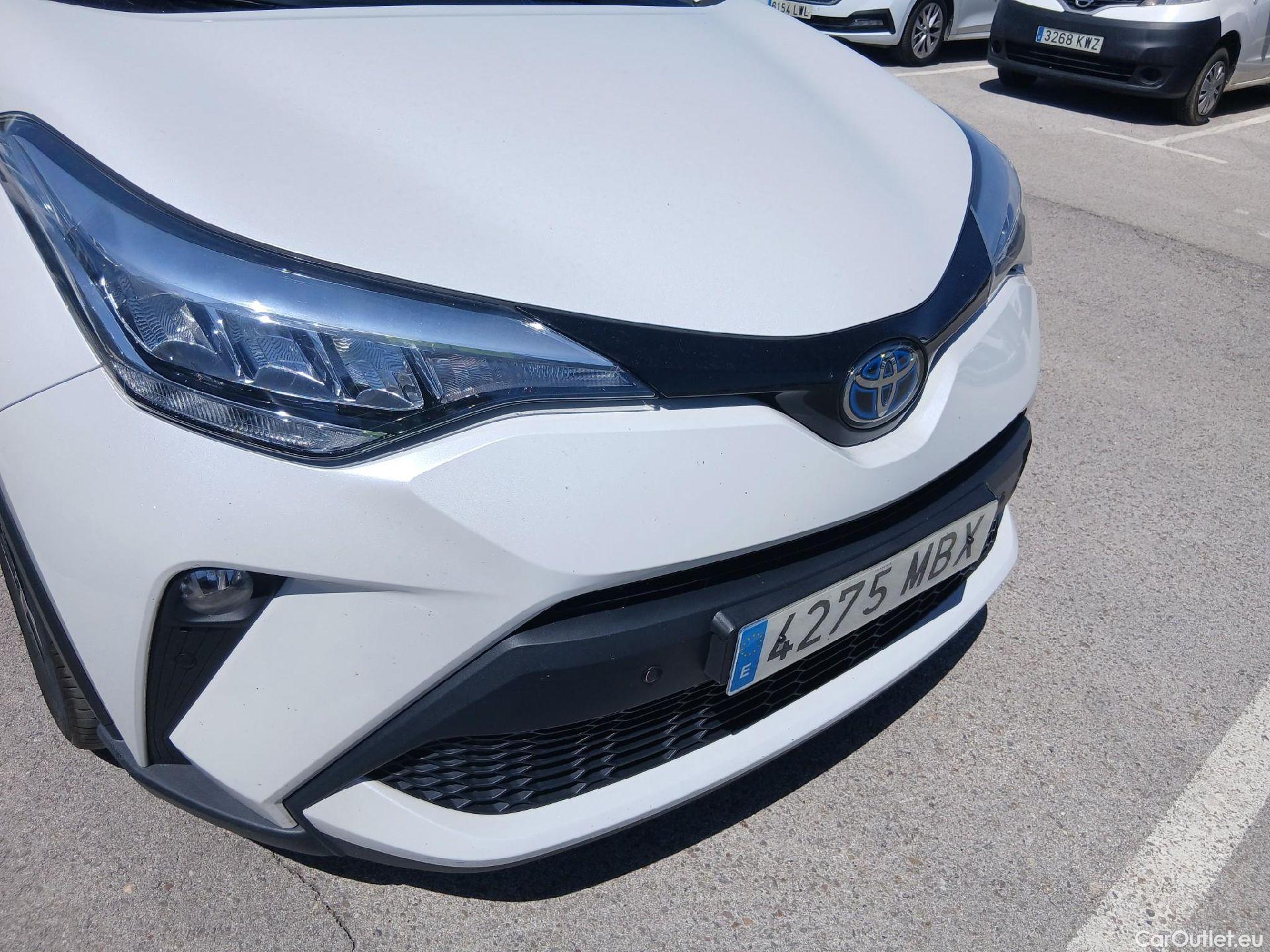  Toyota  C-HR TOYOTA  / 2019 / 5P / todoterreno 1.8 125H Advance (AC) #3