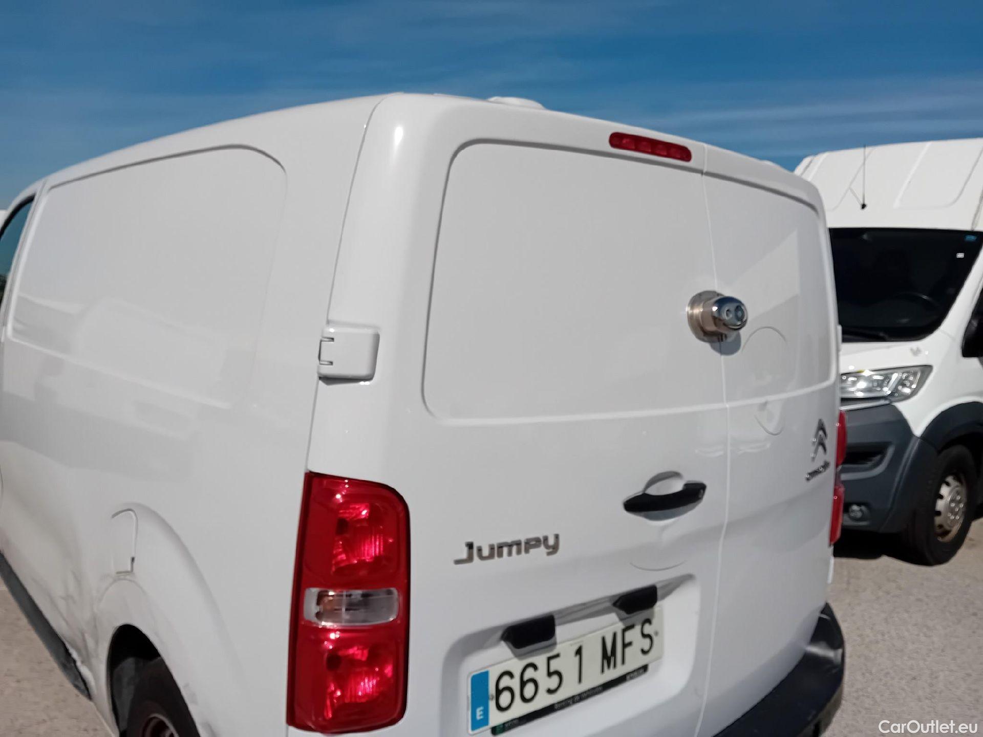  Citroen  Jumpy CITROEN  / 2016 / 4P / furgón Furgón Talla M BlueHDi 100 S&S 6v #28