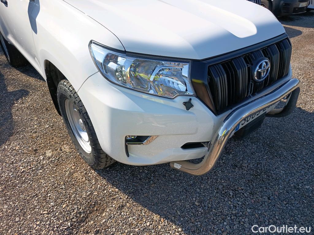  Toyota  Land Cruiser TOYOTA  / 5P / 2.8 D-4D GX 204 CV #19