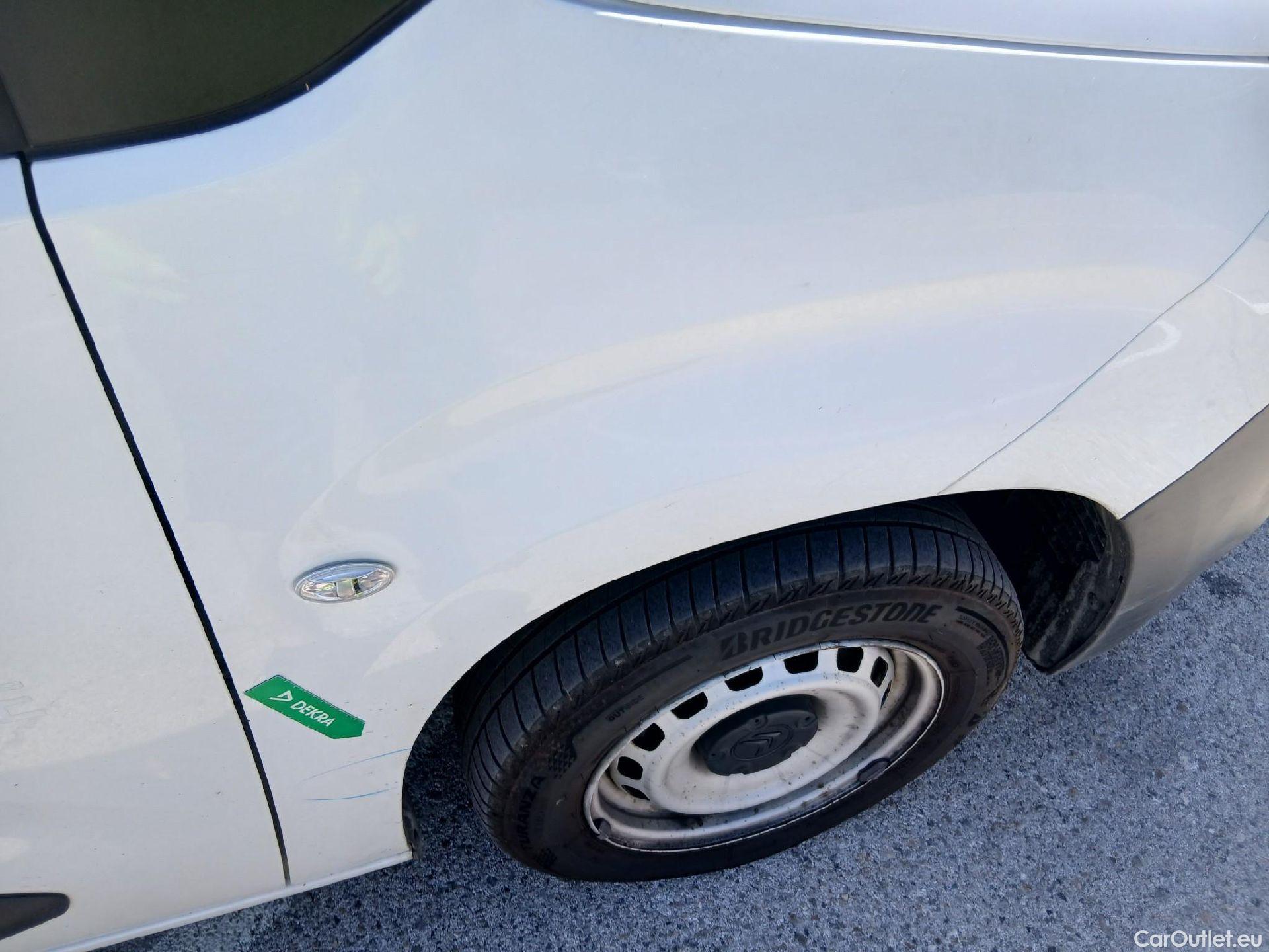  Citroen  Berlingo CITROEN  / 2018 / 3P / furgón derivado de turismo Talla M BlueHDi 100 CONTROL #24