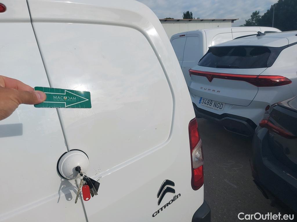  Citroen  Berlingo CITROEN  / 2018 / 3P / furgón derivado de turismo Talla M BlueHDi 100 CONTROL (AC2) #16