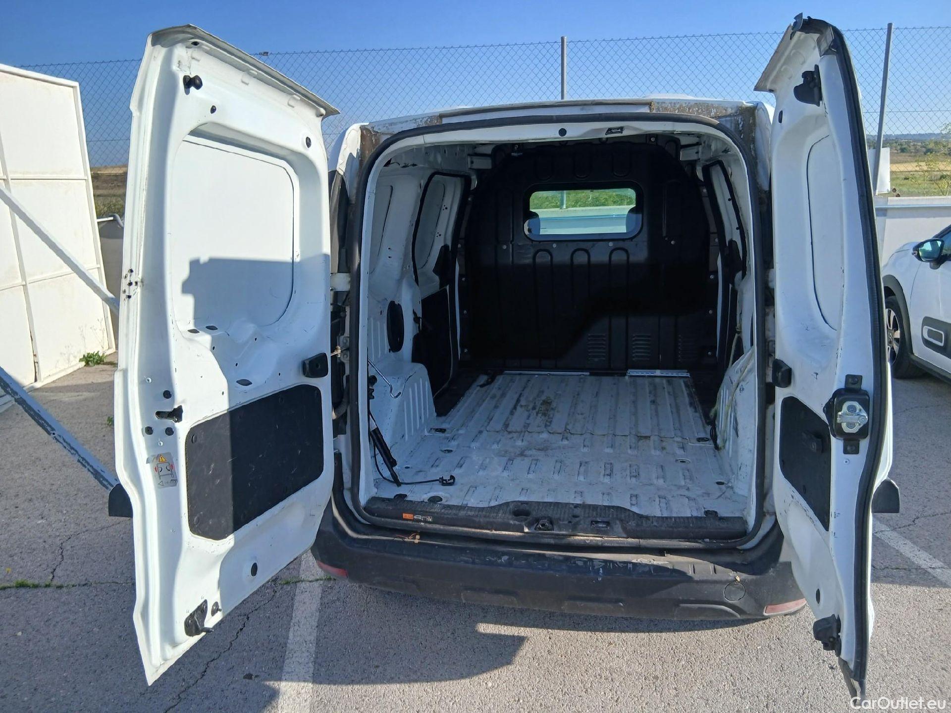  Dacia  Dokker DACIA  / 2013 / 4P / furgón derivado de turismo Van Essential Blue dCi 70kW (95CV) #26