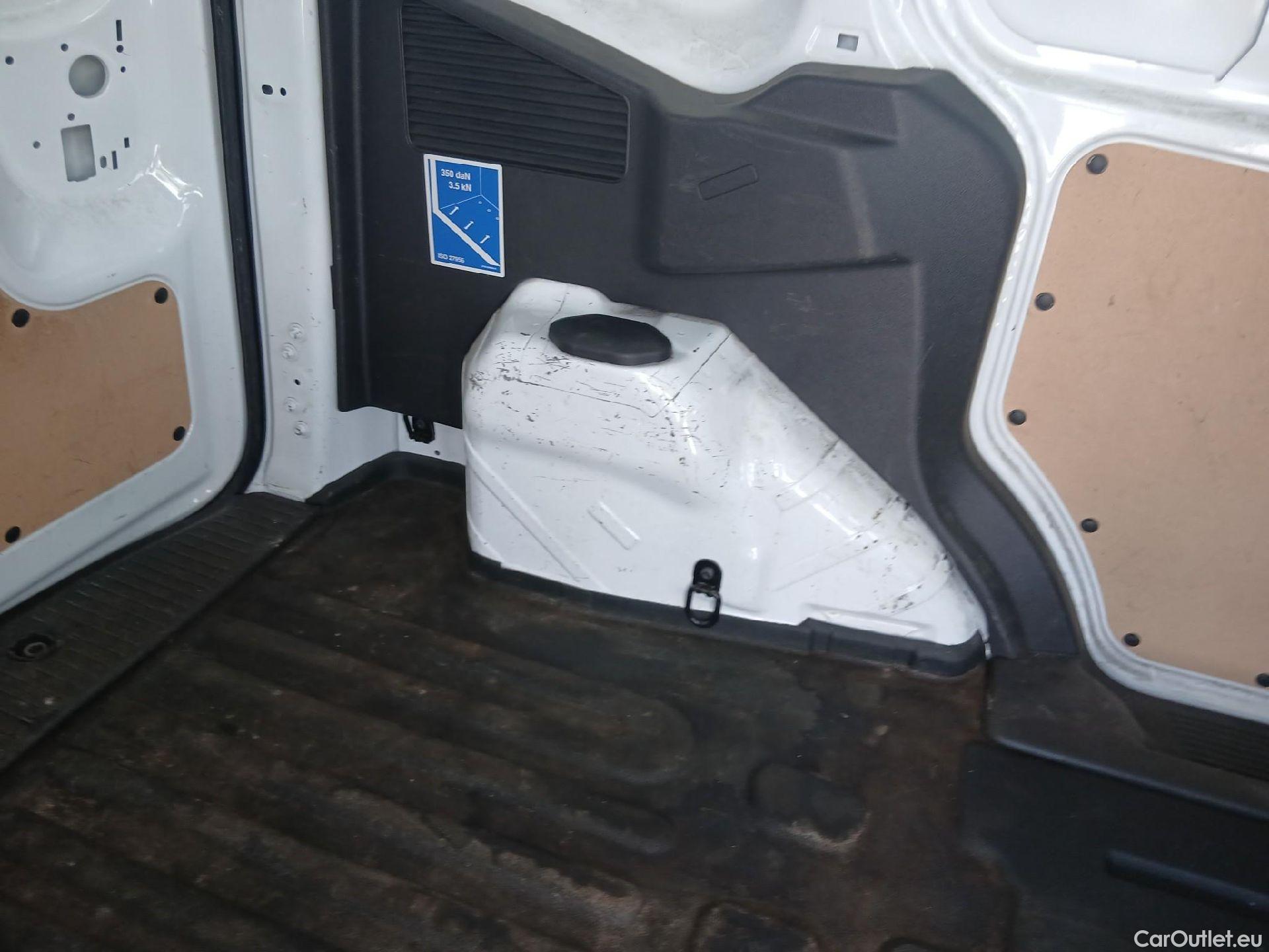  Ford  Transit FORD  Courier/2014/4P/furgón der.turis Van 1.5 TDCi 75kW Trend #37