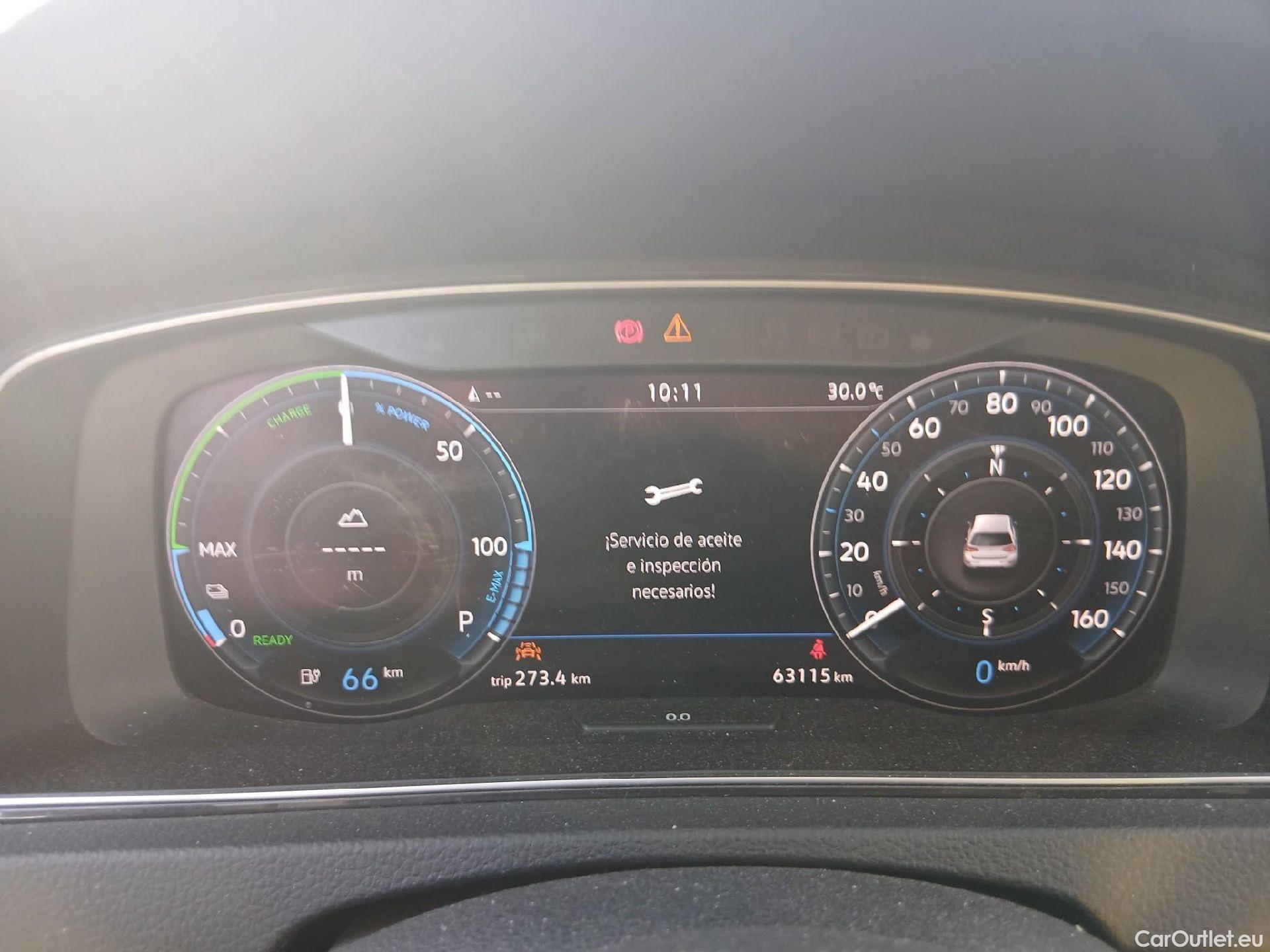  Volkswagen  Golf  VOLKSWAGEN / 2016 / 5P / berlina con portón e-ePower 110 kW (136CV) #43