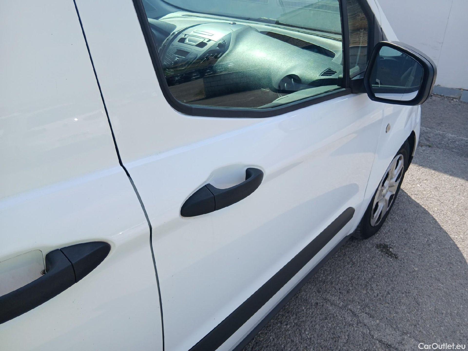  Ford  Transit FORD  Courier/2014/4P/furgón der.turis Van 1.5 TDCi 75kW Trend #29