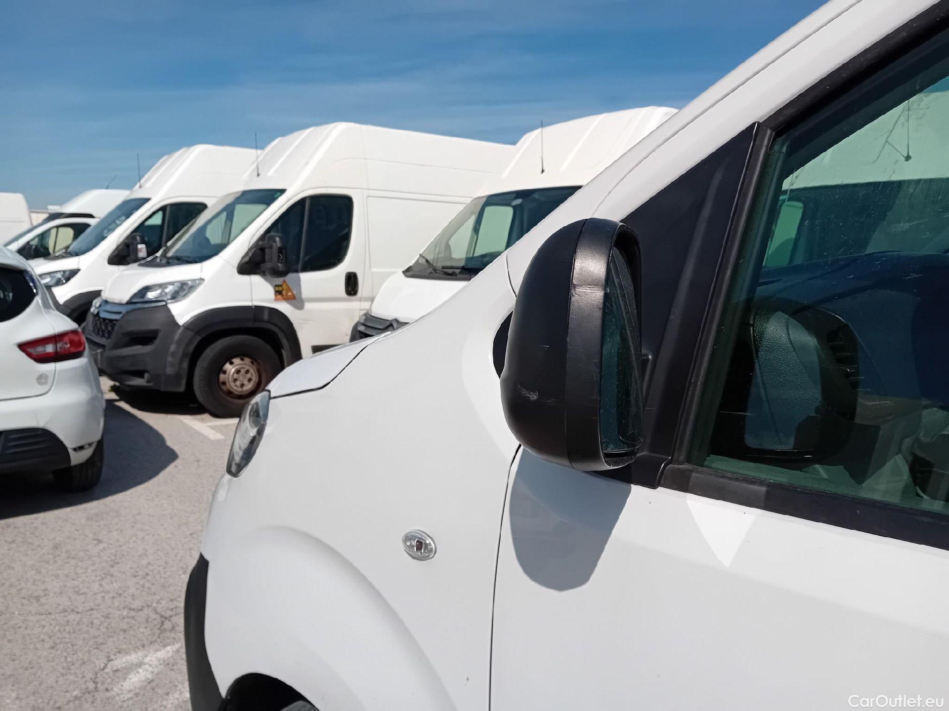  Citroen  Jumpy CITROEN  / 2016 / 4P / furgón Furgón Talla M BlueHDi 100 S&S 6v #48