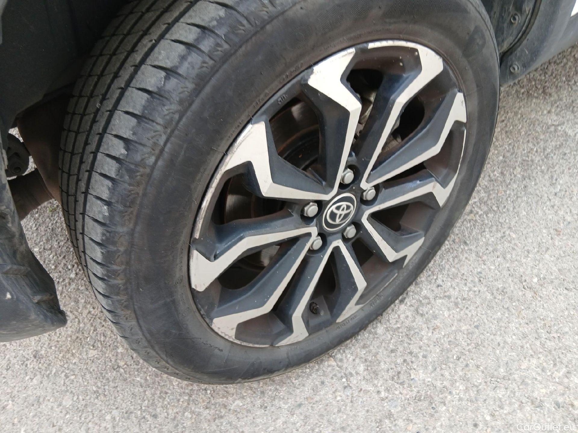  Toyota  Yaris Cross TOYOTA  / 2021 / 5P / todoterreno 1.5 120H Active Tech #18