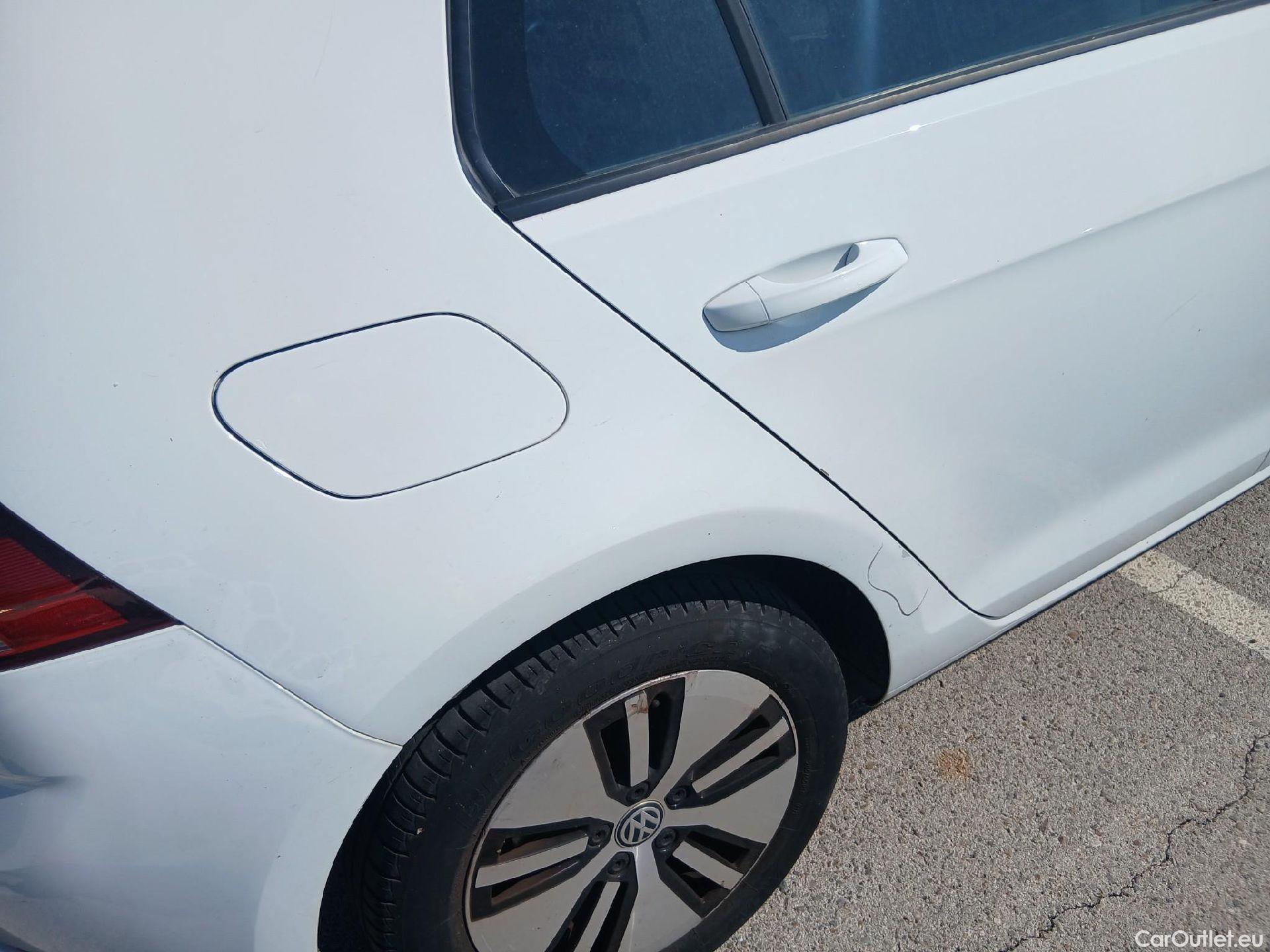  Volkswagen  Golf  VOLKSWAGEN / 2016 / 5P / berlina con portón e-ePower 110 kW (136CV) #24