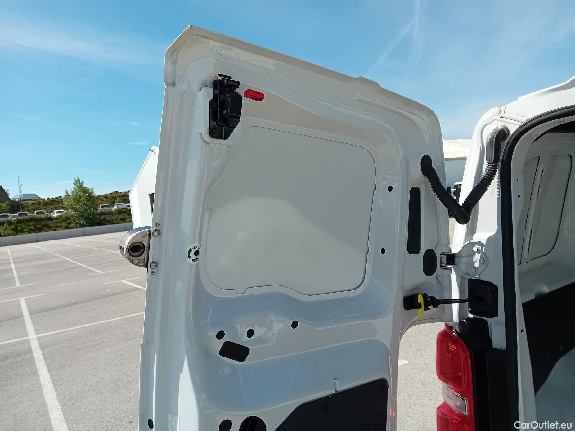  Citroen  Jumpy CITROEN  / 2016 / 4P / furgón Furgón Talla M BlueHDi 100 S&S 6v #33