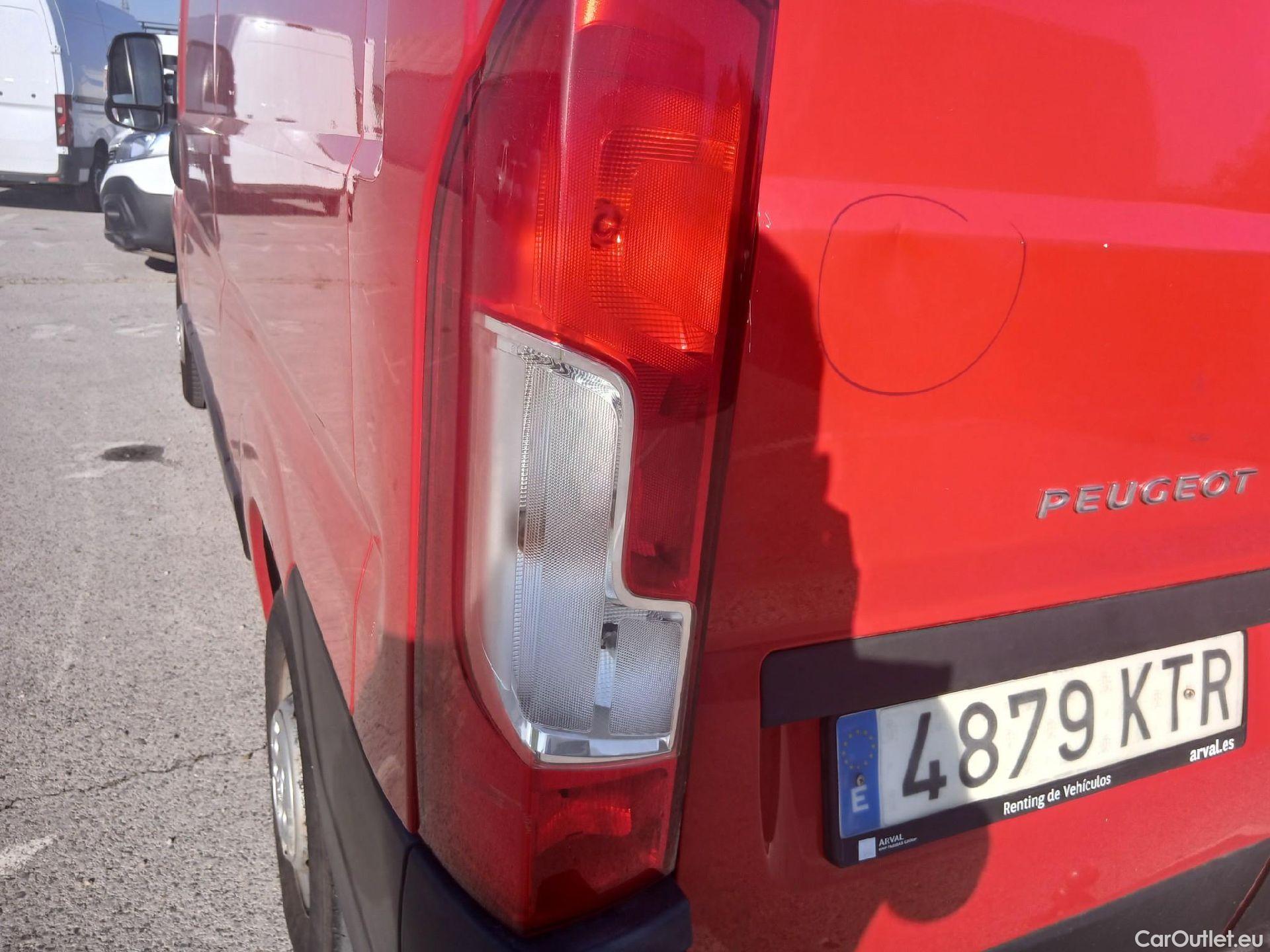  Peugeot  Boxer PEUGEOT  / 2014 / 4P / furgón 333 L2H2 BlueHDi 81KW (110CV) #41