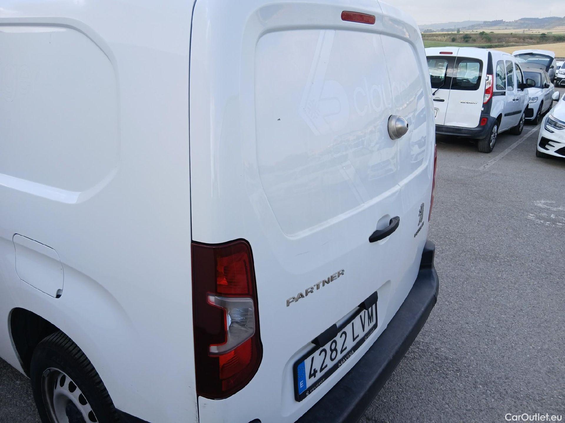  Peugeot  Partner PEUGEOT  / 2018 / 4P / furgón derivado de turismo Premium Long 1000kg BlueHDi 73kW #14