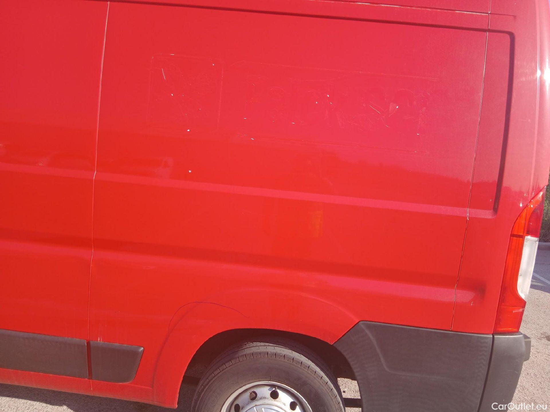  Peugeot  Boxer PEUGEOT  / 2014 / 4P / furgón 333 L2H2 BlueHDi 81KW (110CV) #40