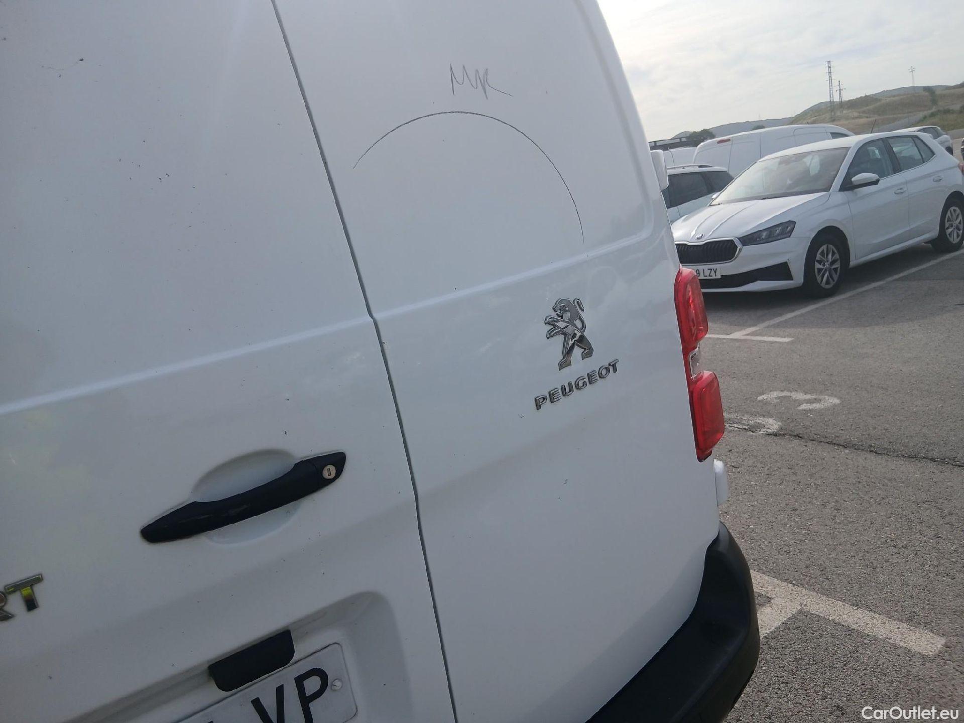  Peugeot  Expert PEUGEOT  / 2016 / 4P / furgón Furgón Premium 1.5 BlueHDi 100 Standard (AC) #13
