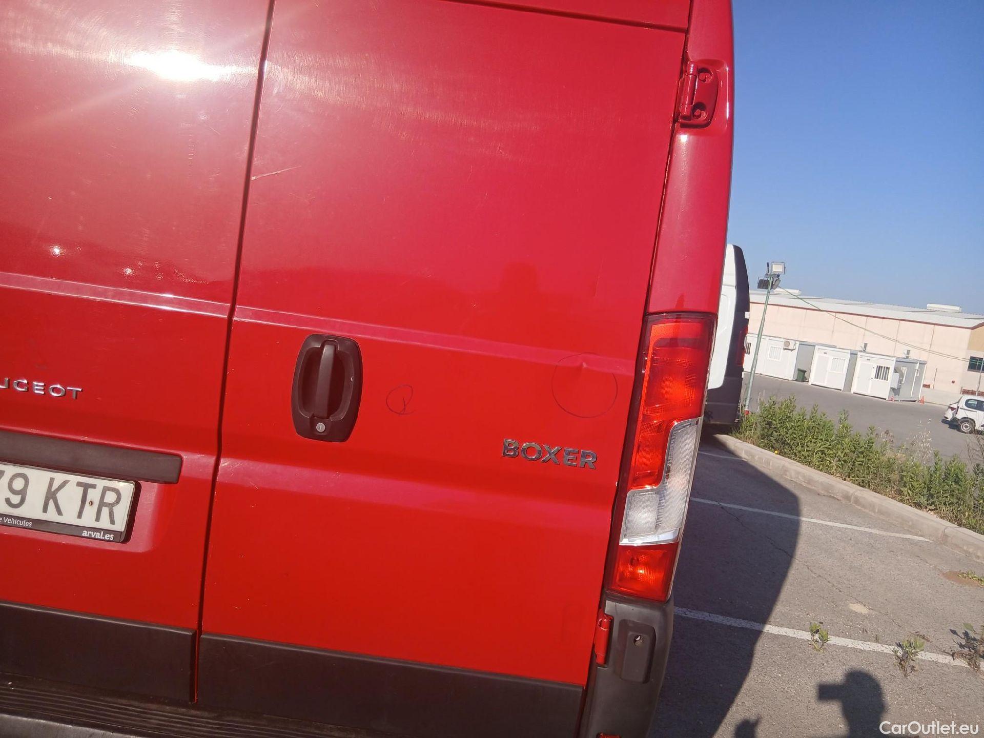 Peugeot  Boxer PEUGEOT  / 2014 / 4P / furgón 333 L2H2 BlueHDi 81KW (110CV) #50
