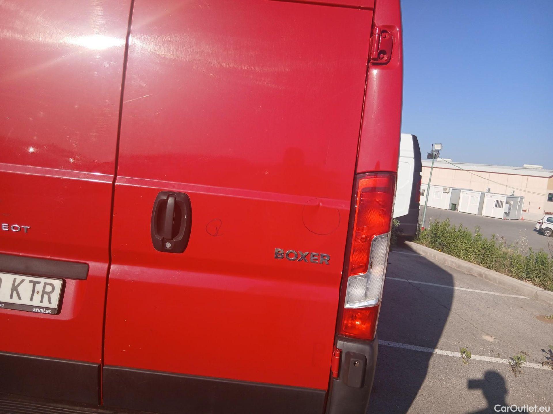 Peugeot  Boxer PEUGEOT  / 2014 / 4P / furgón 333 L2H2 BlueHDi 81KW (110CV) #49