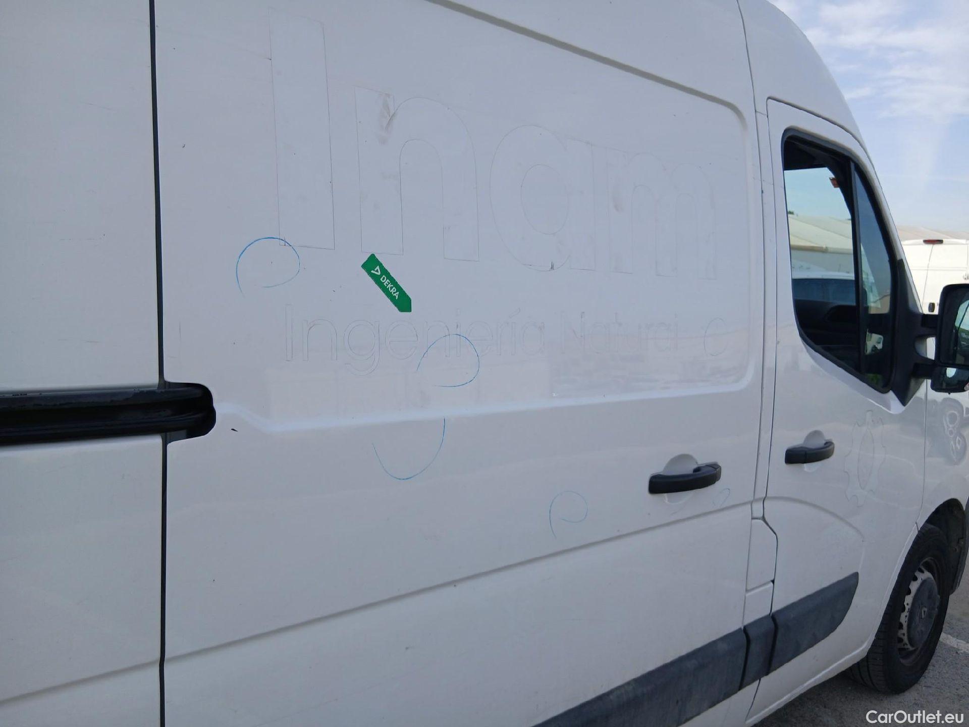  Renault  Master RENAULT  / 2019 / 4P / furgón Furgón T L2H2 3500 Bl dCi 100kW (135CV) #37