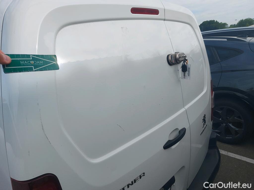  Peugeot  Partner PEUGEOT  / 2018 / 4P / furgón derivado de turismo Premium Standard 600kg BlueHDi 73kW (AC) #27