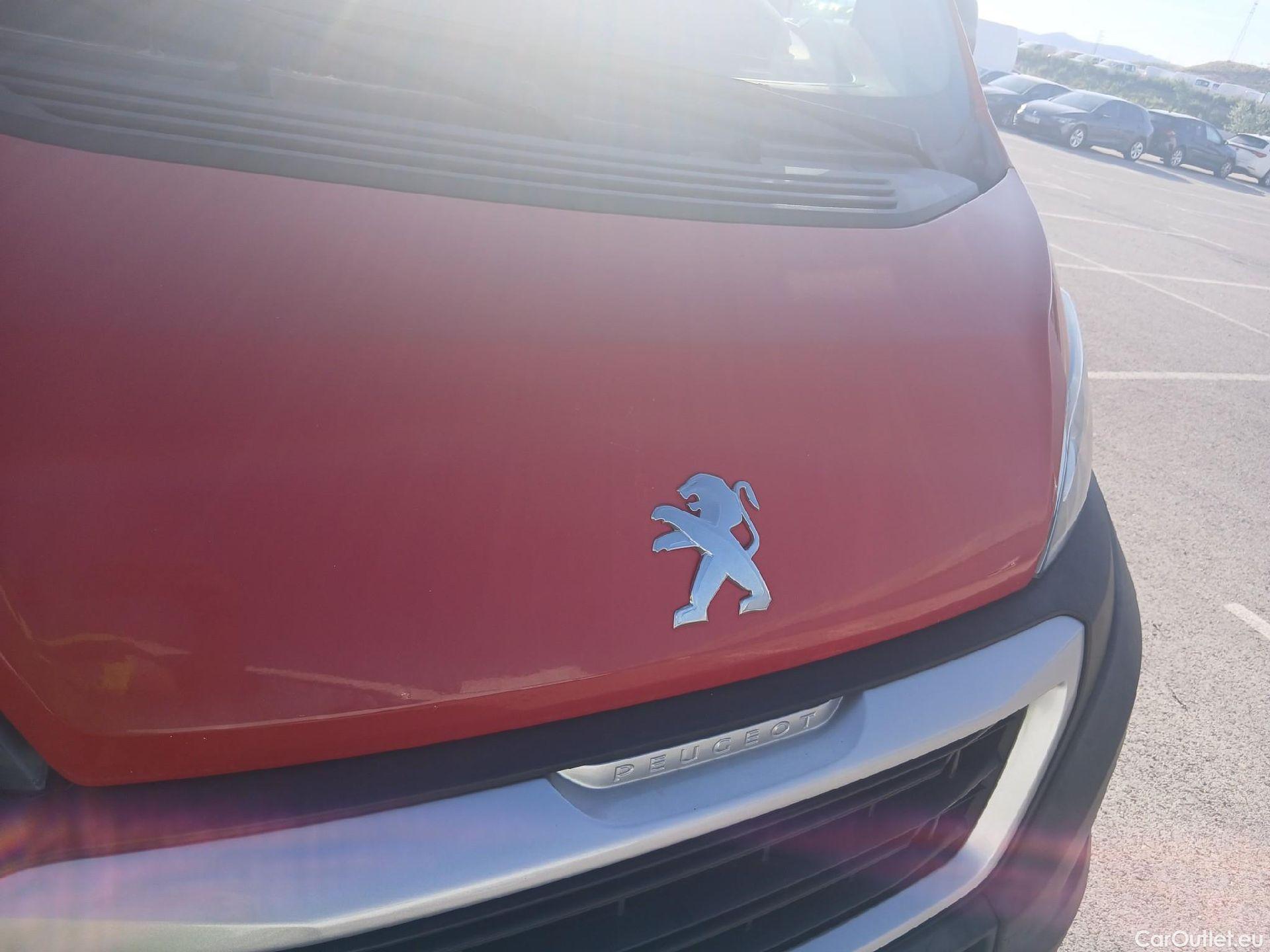  Peugeot  Boxer PEUGEOT  / 2014 / 4P / furgón 333 L2H2 BlueHDi 81KW (110CV) #27