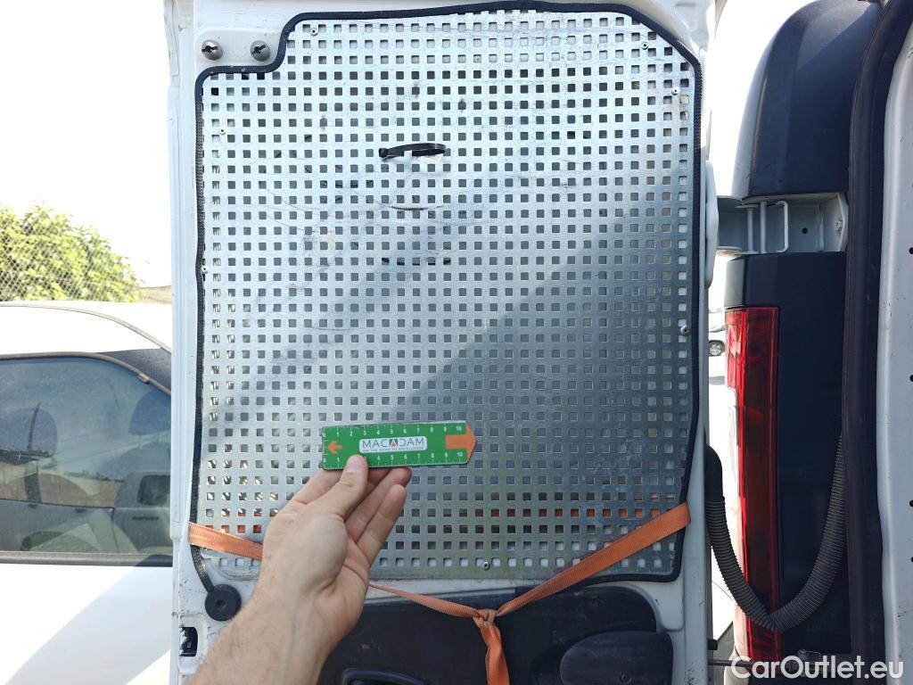  Renault  Trafic RENAULT  / 2021 / 4P / furgón Furgón L1H1 Blue dCi 96 Kw (130 CV) #57