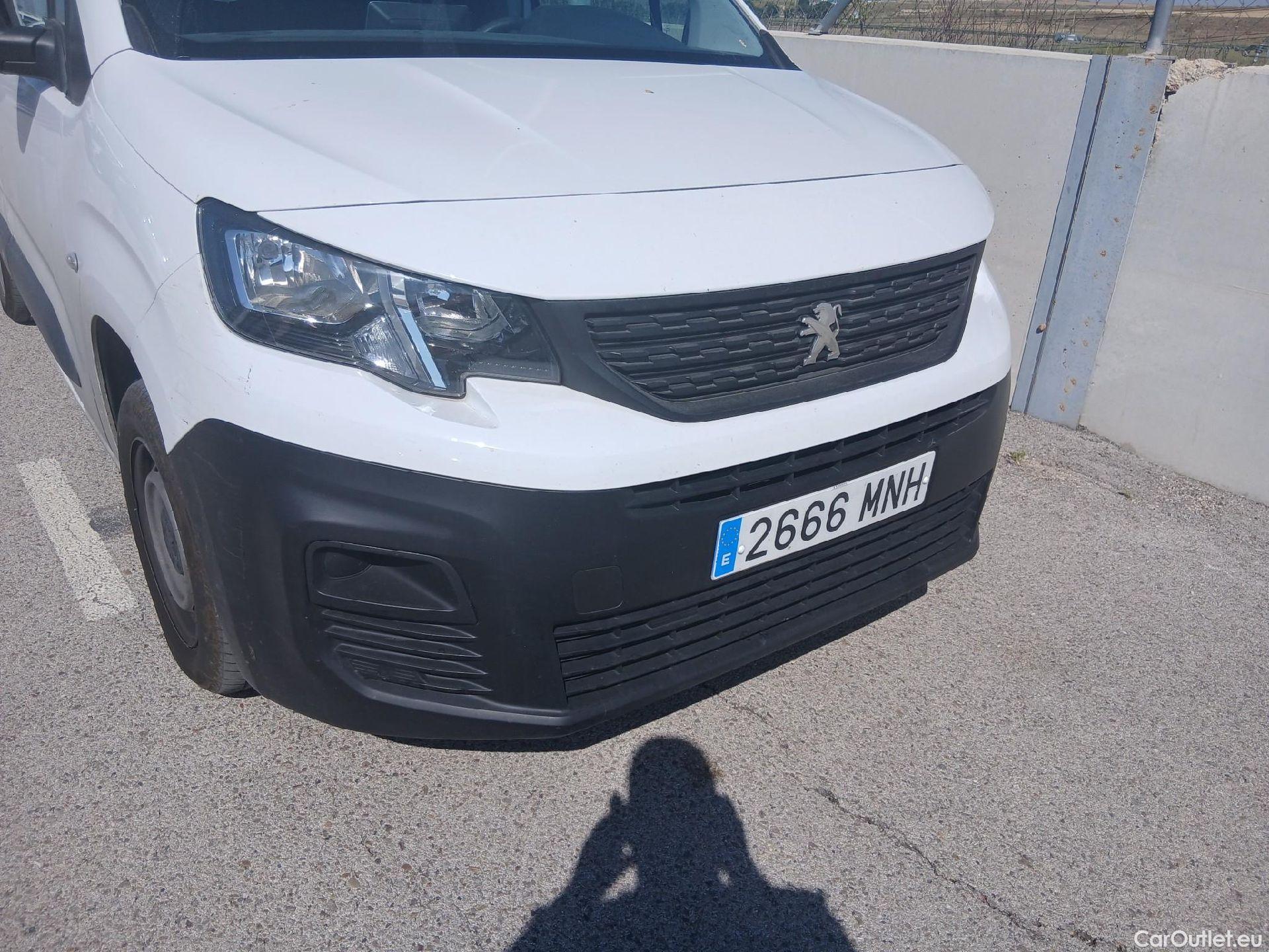 Peugeot  Partner PEUGEOT  / 2023 / 4P / furgón derivado de turismo Standard 600kg BlueHDi 73kW #7