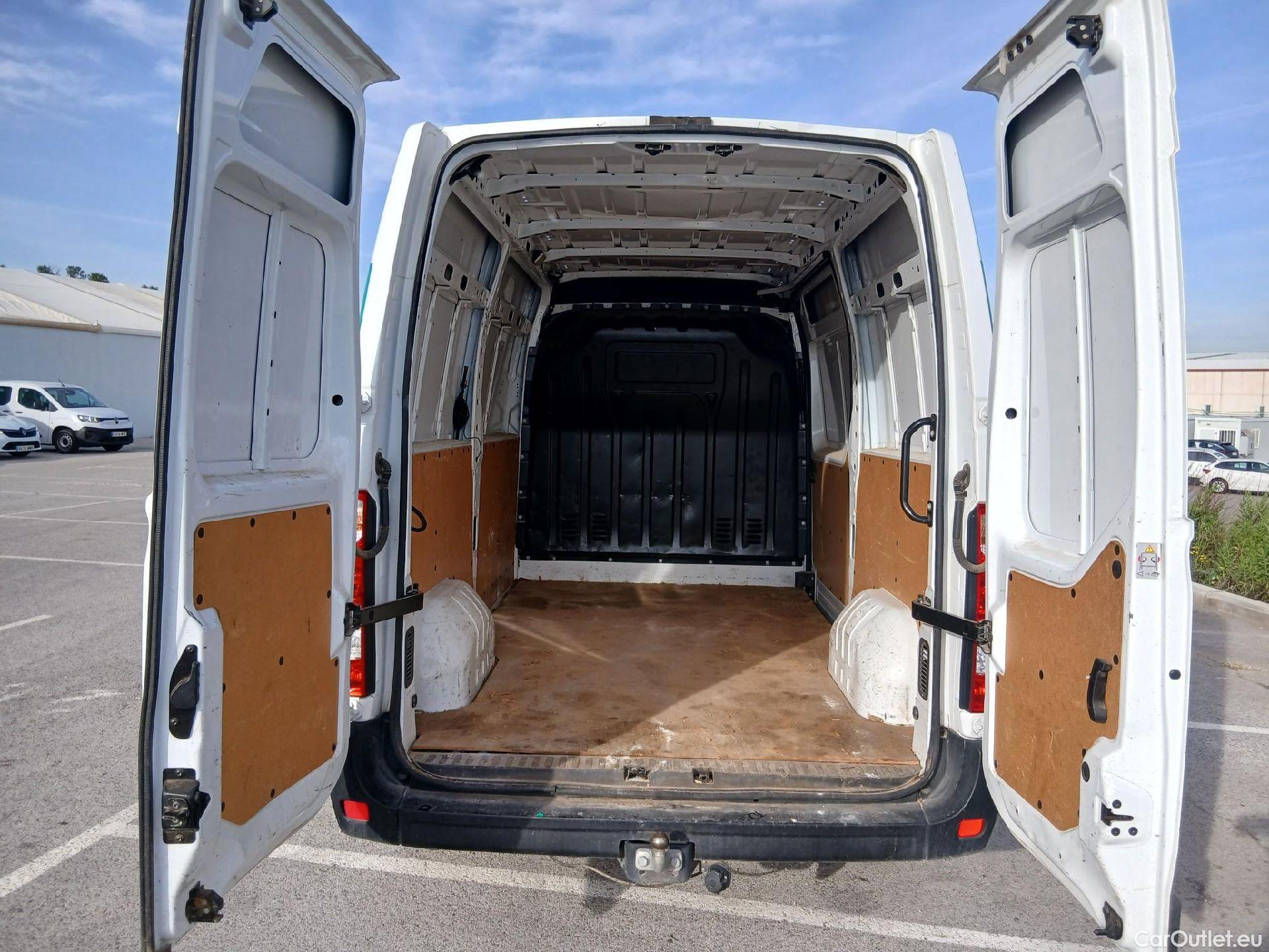  Renault  Master RENAULT  / 2019 / 4P / furgón Furgón T L2H2 3500 Bl dCi 100kW (135CV) #36