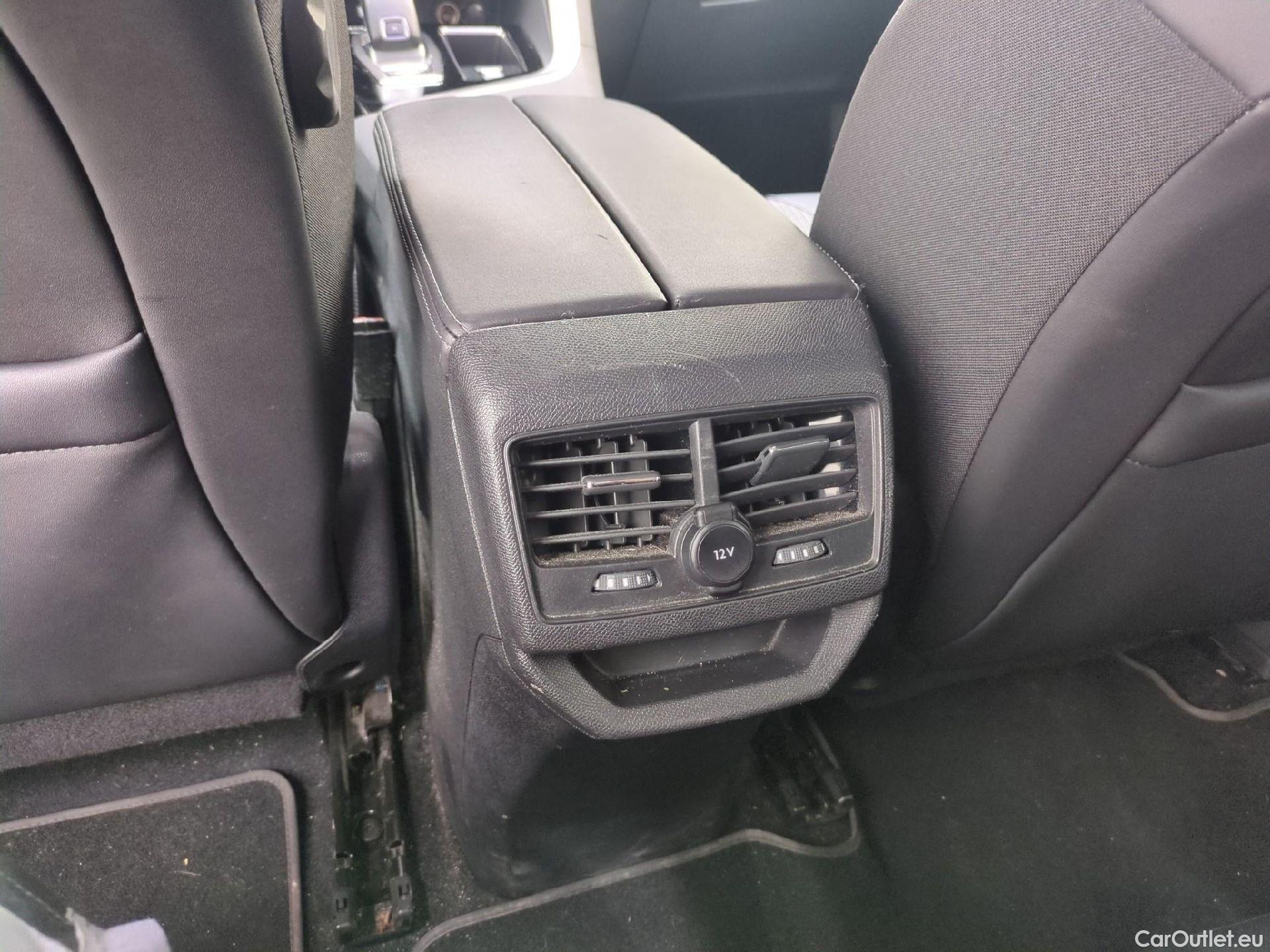  Peugeot  3008  II Allure 1.5 HDi 130CV BVA8 E6d #4