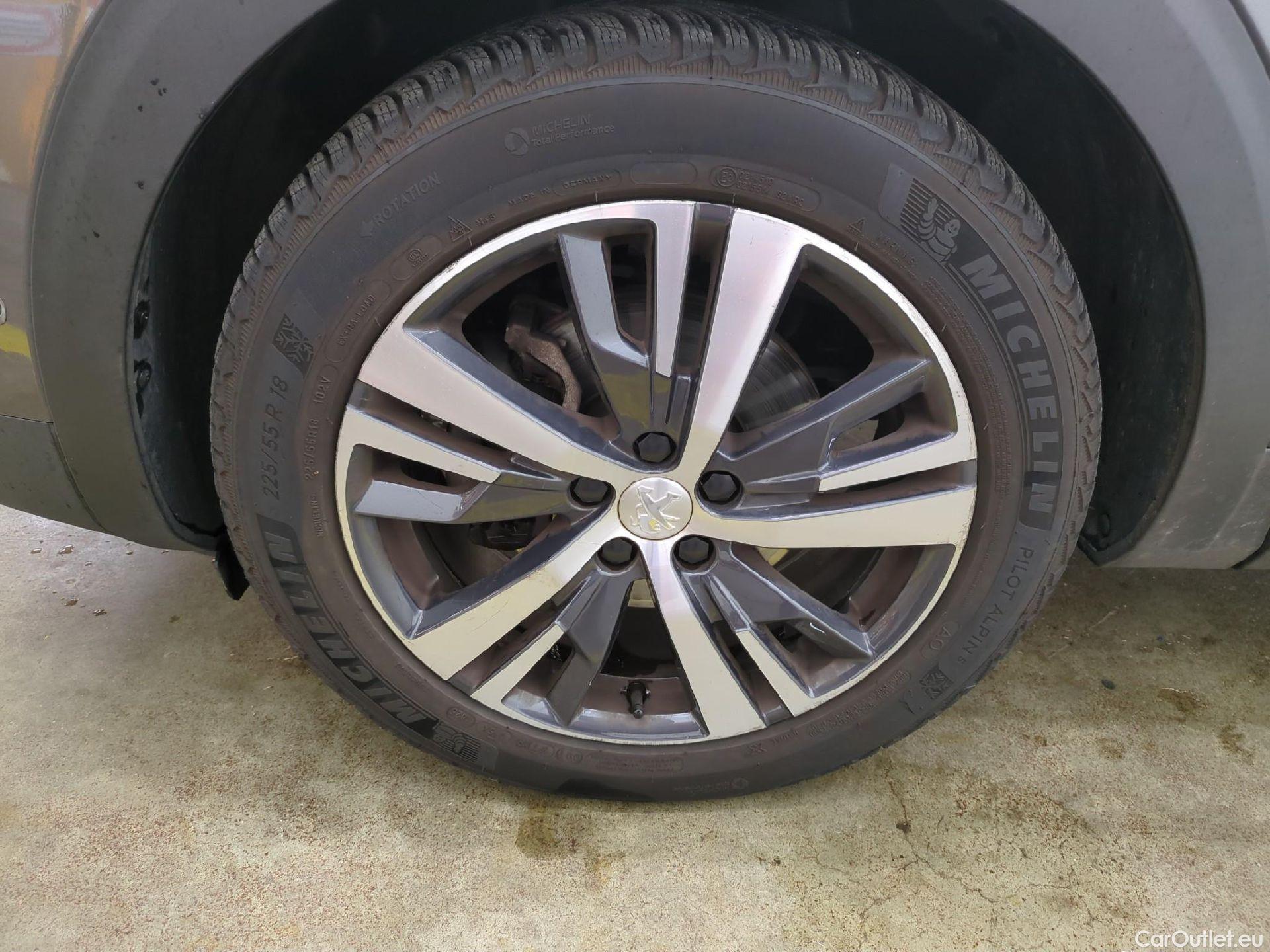  Peugeot  3008  II Allure 1.5 HDi 130CV BVA8 E6d #1