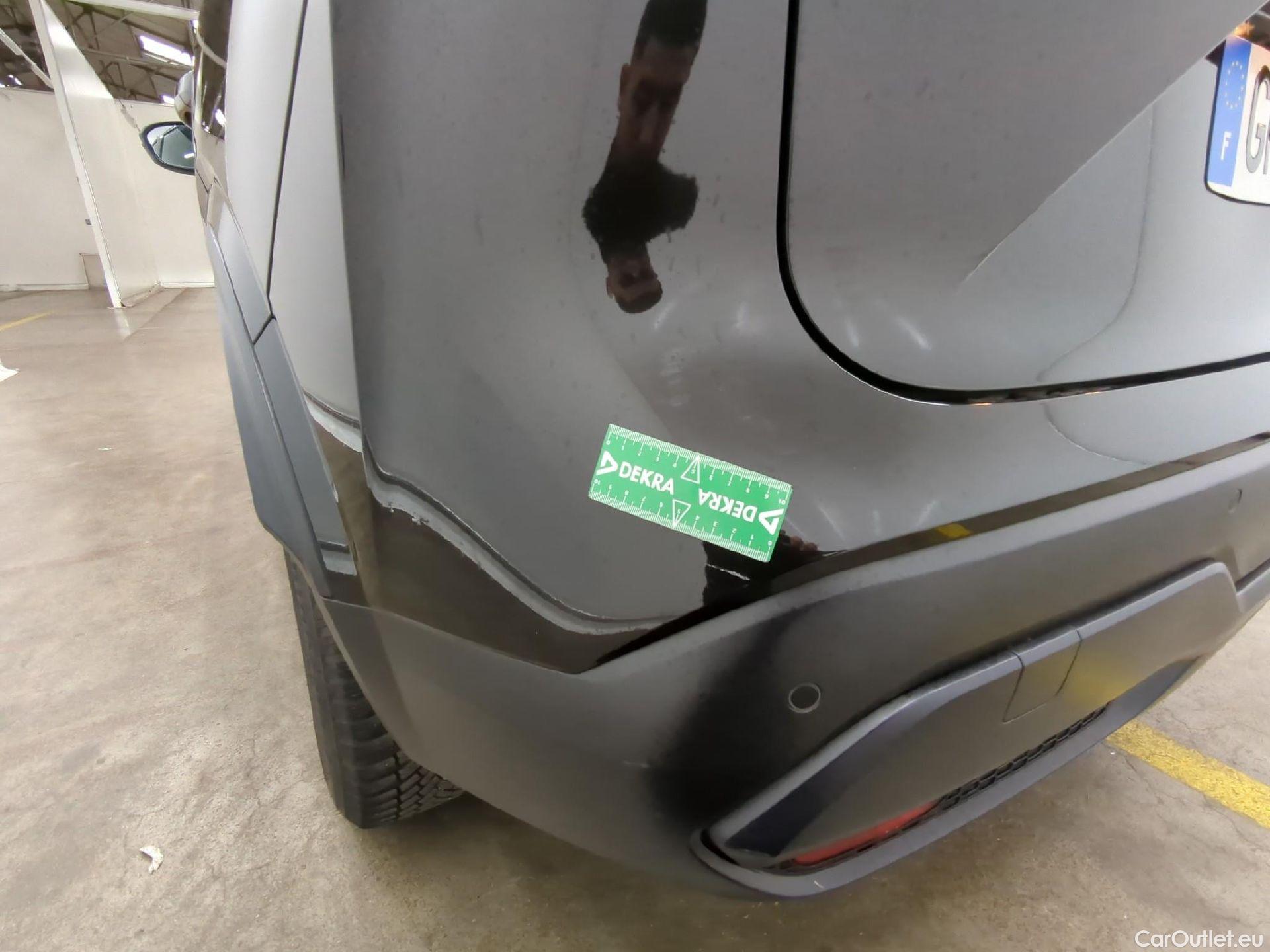  Nissan  Qashqai NISSAN  / 2021 / 5P / Crossover 1.3 MHEV 158ch Xtronic Acenta #18