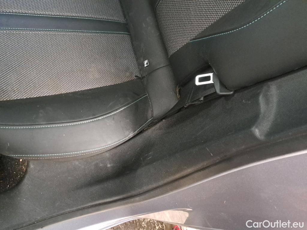  Peugeot  308  SW Allure Pack 1.5 HDi 130CV BVA8 E6d #32
