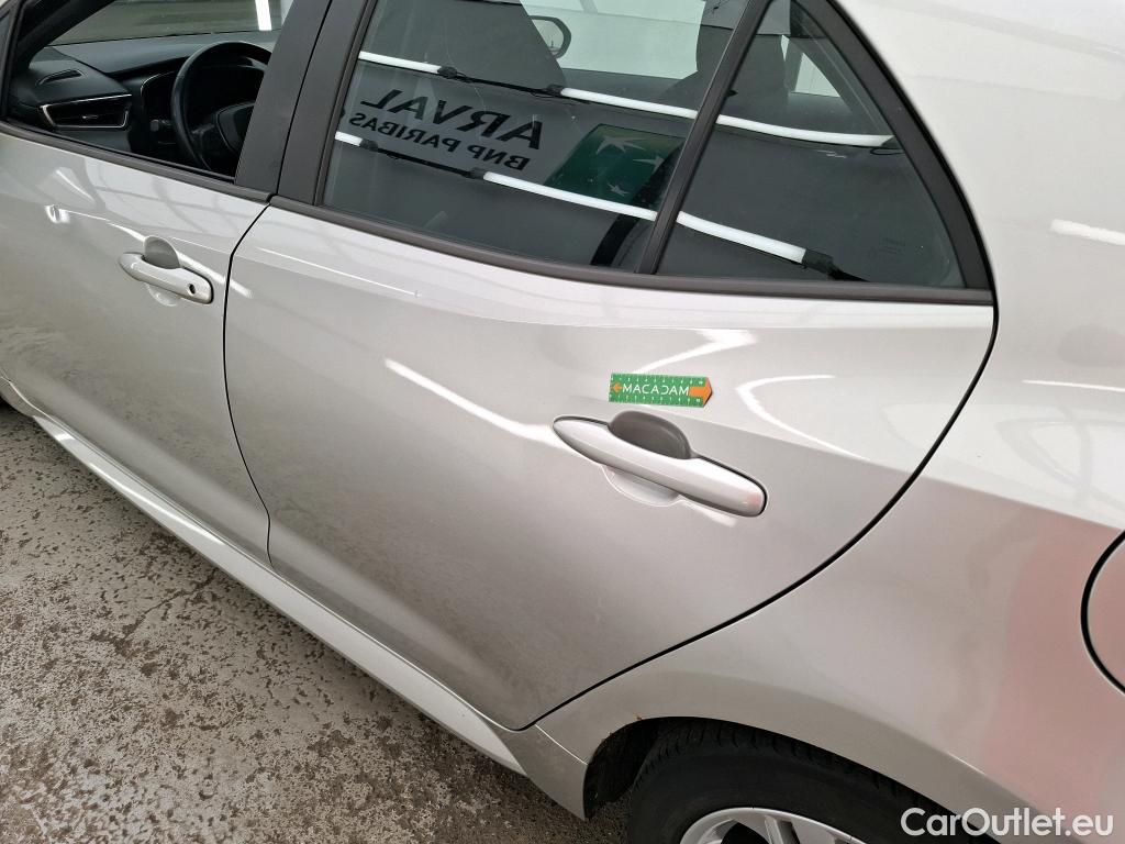  Toyota  Corolla TOYOTA  / 2018 / 5P / Berline Hybride 122h Dynamic Business #16