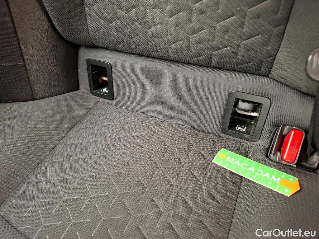  Toyota  Corolla TOYOTA  / 2018 / 5P / Berline Hybride 122h Dynamic Business #50