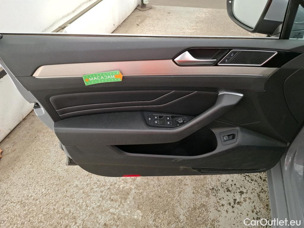  Volkswagen  Passat VOLKSWAGEN  SW / 2019 / 5P / Break 2.0 TDI 150 SCR DSG7 SW LOUNGE #3