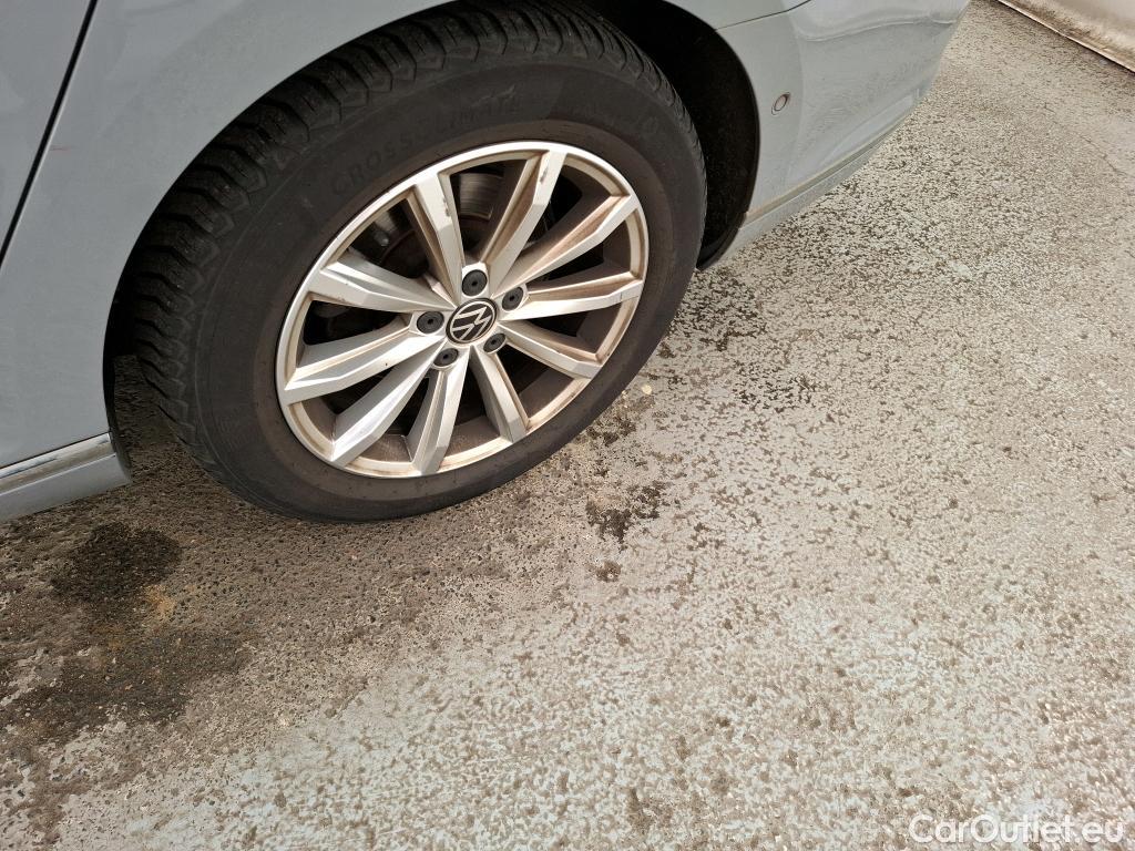  Volkswagen  Passat VOLKSWAGEN  SW / 2019 / 5P / Break 2.0 TDI 150 SCR DSG7 SW LOUNGE #96