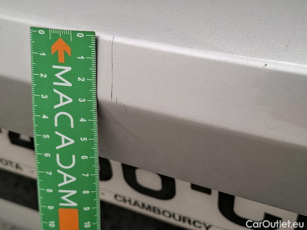  Toyota  Corolla TOYOTA  / 2018 / 5P / Berline Hybride 122h Dynamic Business #60
