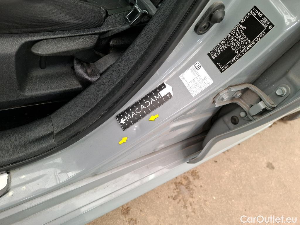  Toyota  Corolla TOYOTA  Touring Sports / 2018 / 5P / Break Hybride 122h Dynamic Business Stage Acad #3