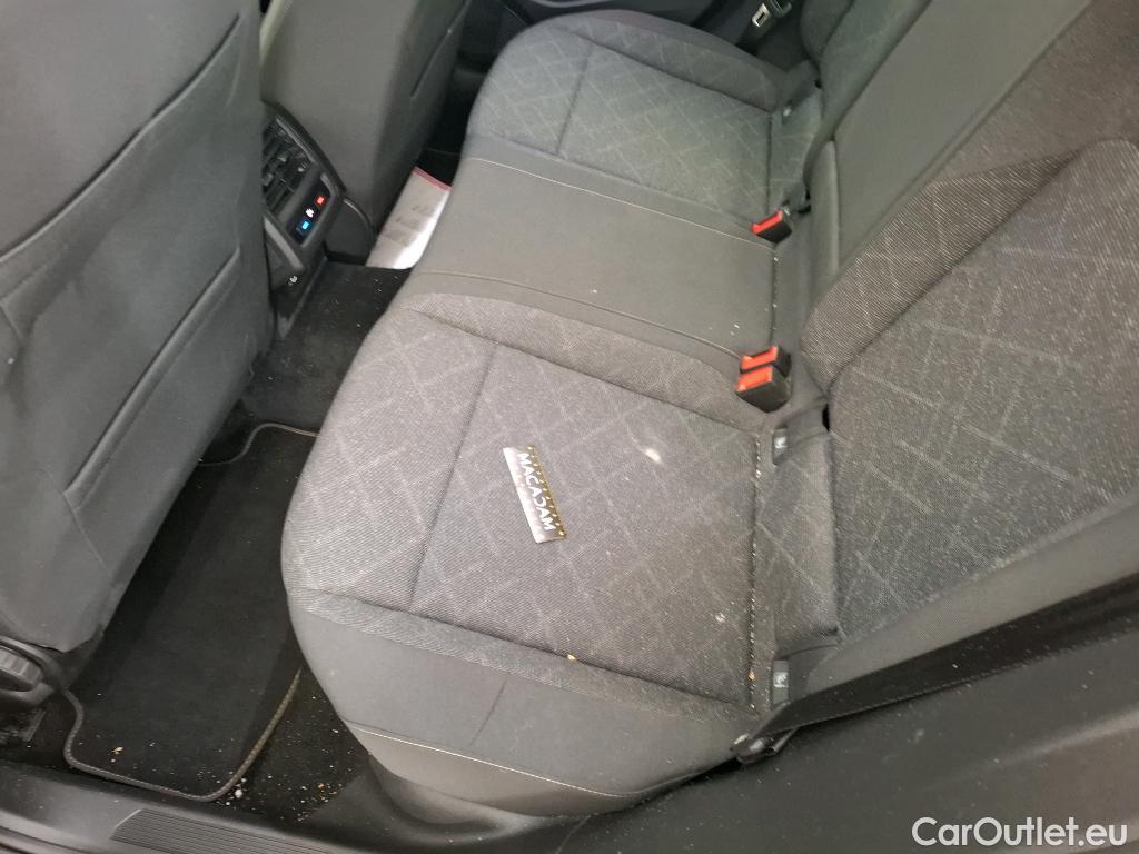  Volkswagen  Golf  VOLKSWAGEN / 2020 / 5P / Berline 2.0 TDI SCR 150 DSG7 Life Busi 1st #70