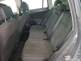  Volkswagen  Tiguan VOLKSWAGEN  / 2020 / 5P / SUV 2.0 TDI 150 DSG7 Elegance #9