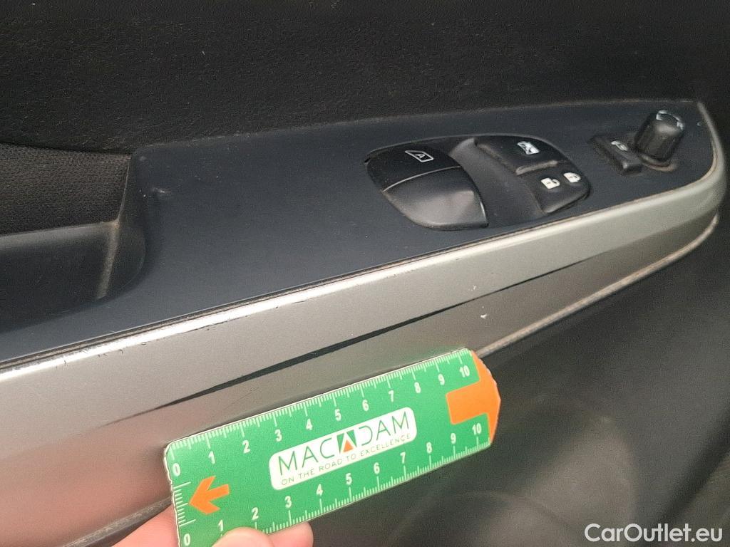  Nissan  Navara NISSAN  / 2015 / 4P / Pick-up King-Cab 2.3 dCi 160 N-CONNECTA #26