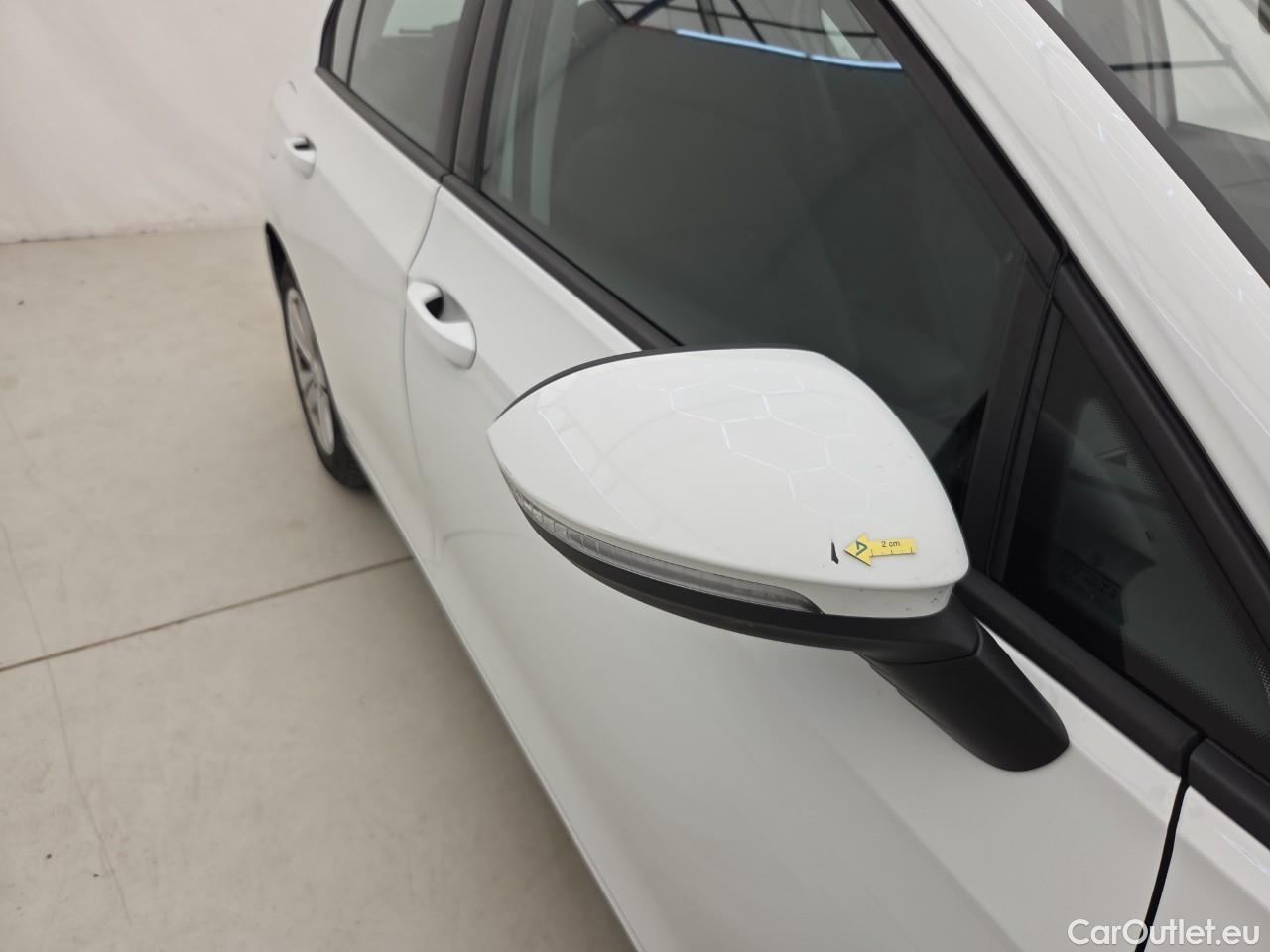  Volkswagen  Golf  Life 2.0 TDI #23