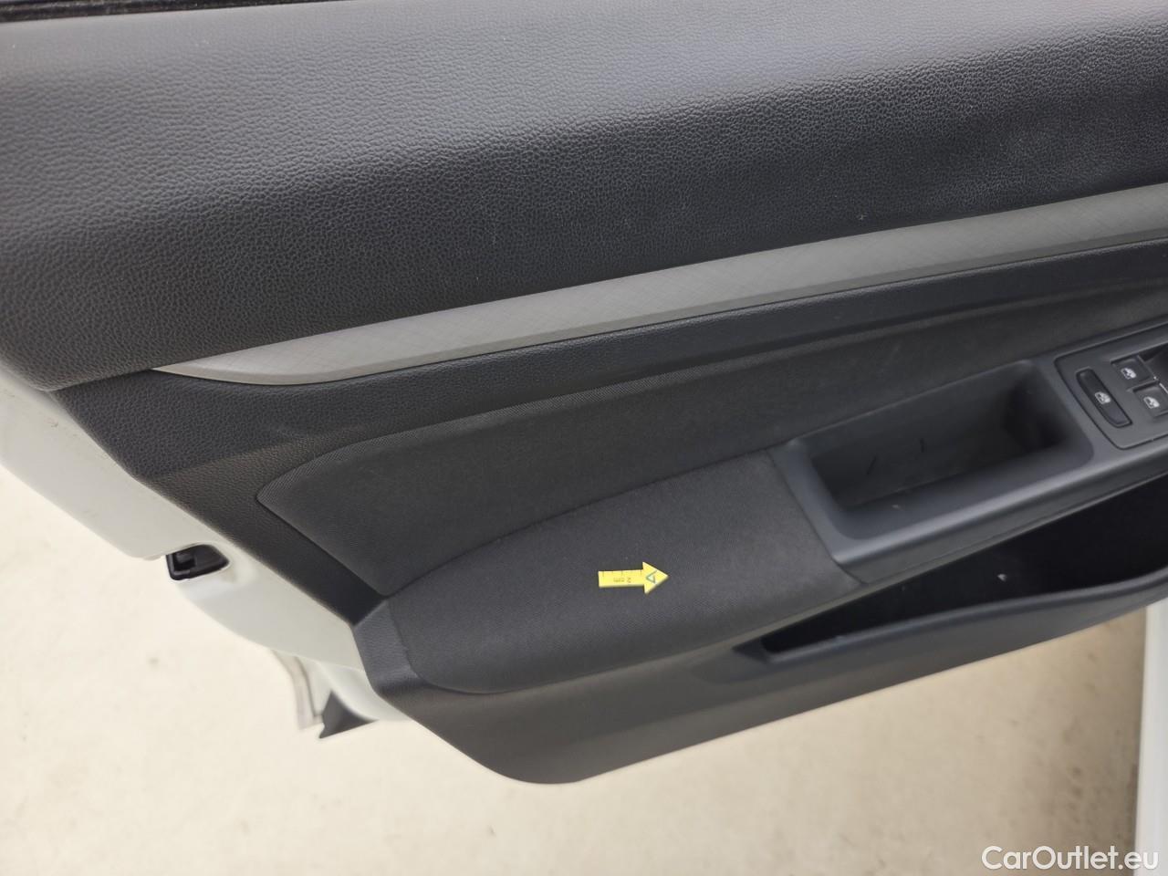  Volkswagen  Golf  Life 2.0 TDI #37