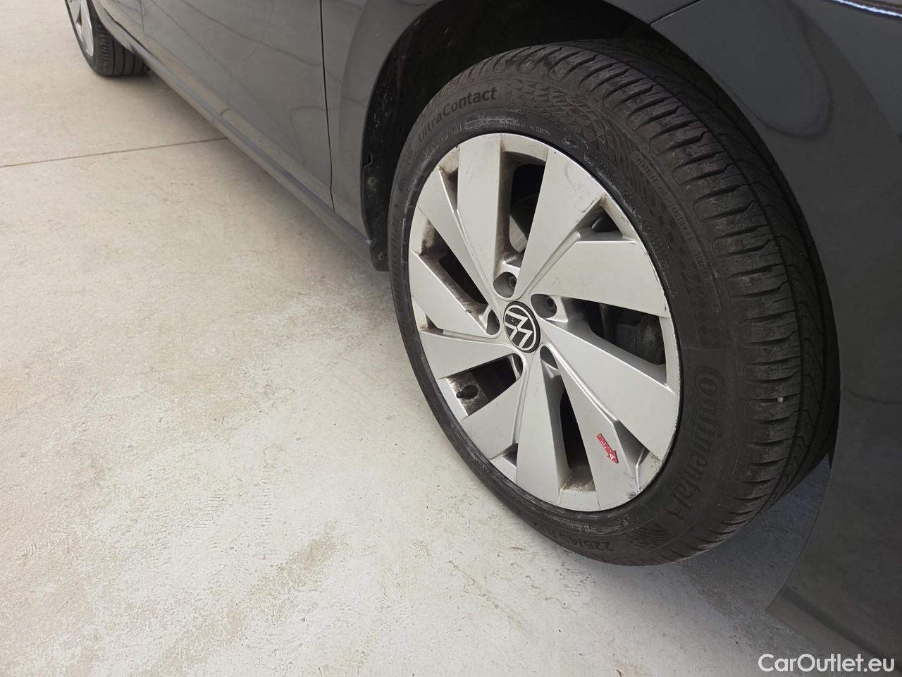  Volkswagen  Golf  2.0 TDI 150HP DSG Style Variant #21