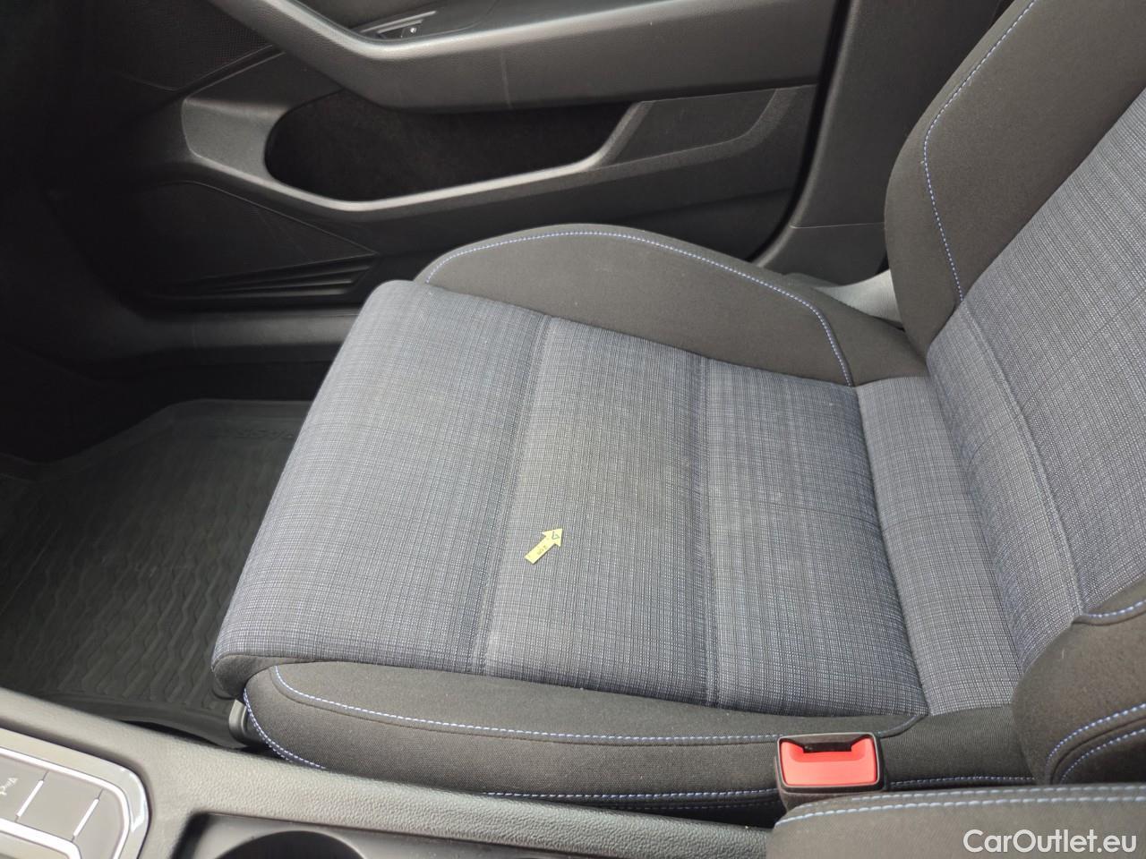  Volkswagen  Passat Comfortl.2.0 TSI ACT OPF DSG 190 CP #9