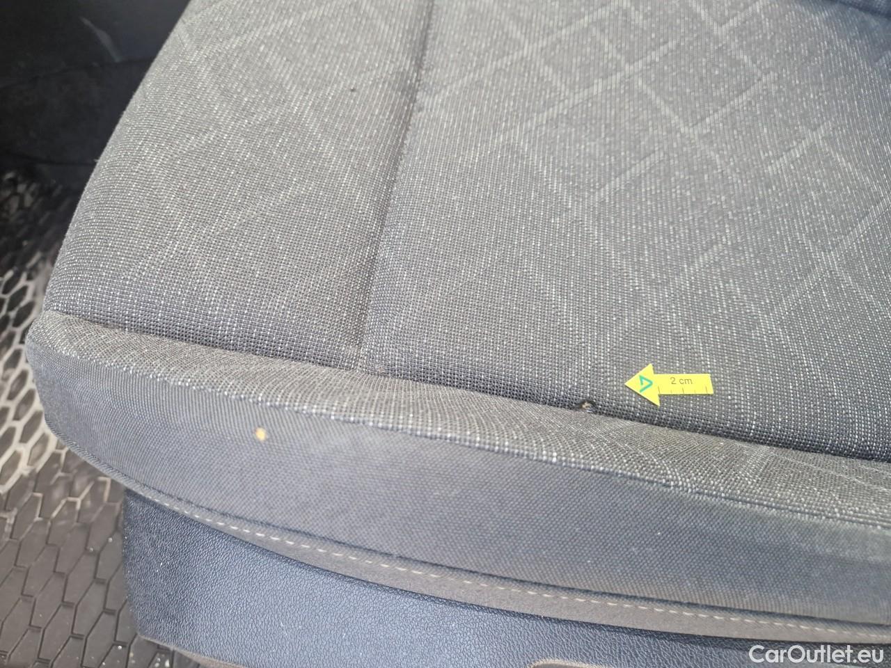  Volkswagen  Golf  Life 1.0 TSI #27